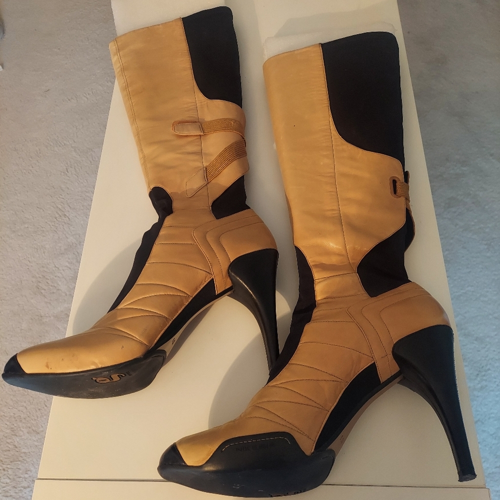 Cole hahn/ Nike air G series Boot size 10